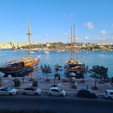 Spacious Seafront Apt Next To Sliema-Valeta Ferry Eksteriør bilde
