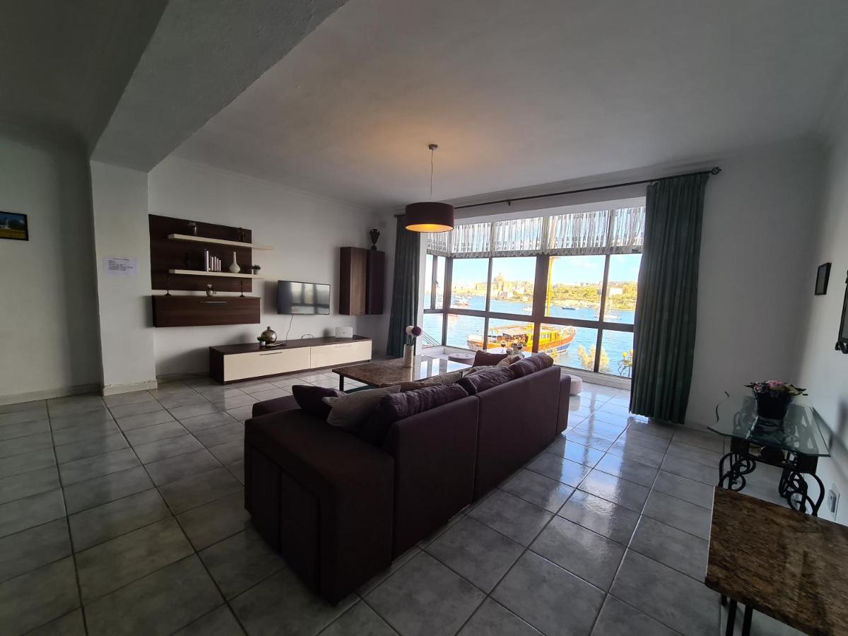 Spacious Seafront Apt Next To Sliema-Valeta Ferry Eksteriør bilde