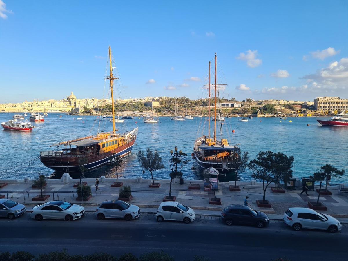Spacious Seafront Apt Next To Sliema-Valeta Ferry Eksteriør bilde